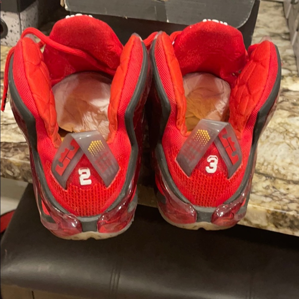 Labron 12 - Picture 5 of 7